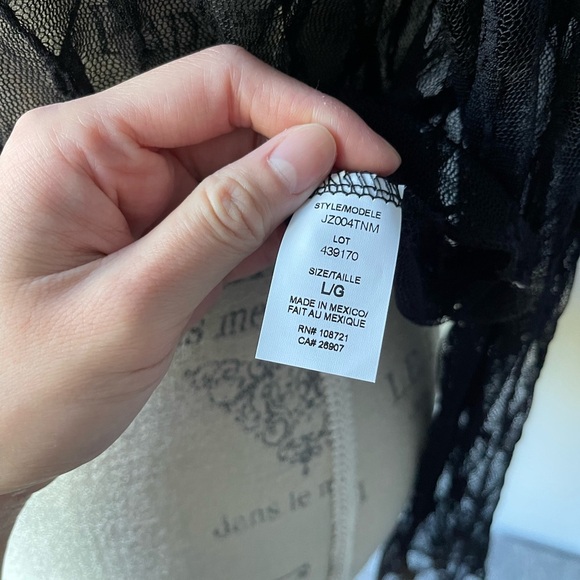 Black lace design long sleeve top - Picture 6 of 7